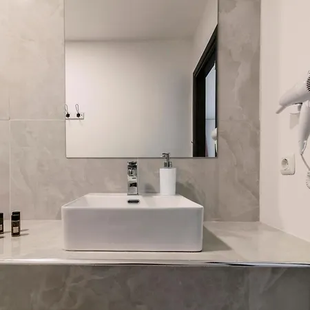 Bamboo - Adults Only 4* 伊利索斯