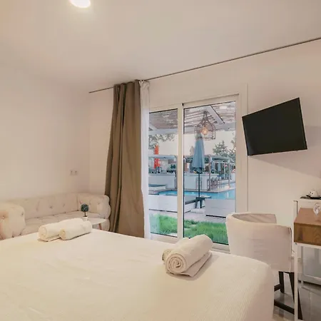 Bamboo - Adults Only 4*