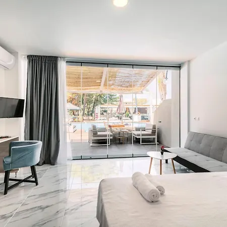 Bamboo - Adults Only 4*